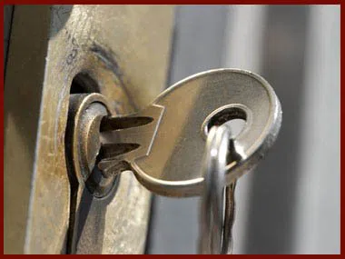 Locksmith Lock Store Louisville, KY 502-530-0946 - 2-lock-and-key